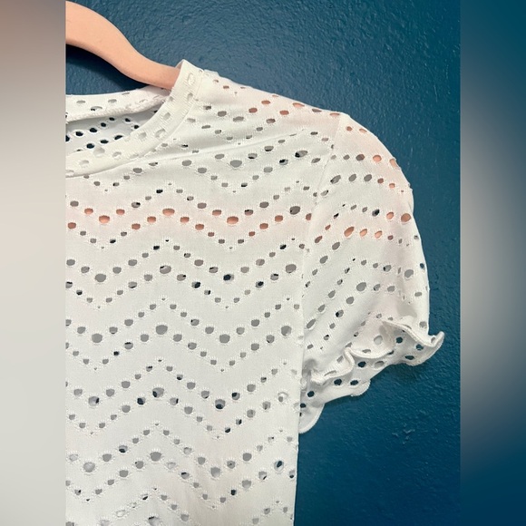 Forever21 NWT Scalloped Trim White Short Sleeve Top - Small - Picture 4 of 8